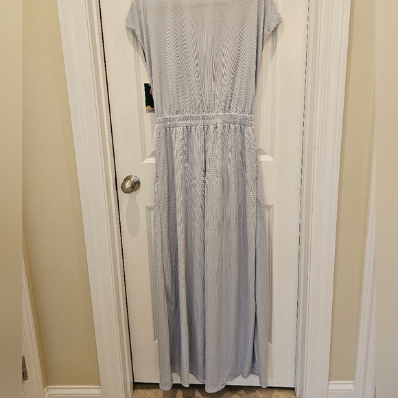 HALARA Silver Ruched Wide Leg Jumpsuit V-Neck - Picture 3 of 4